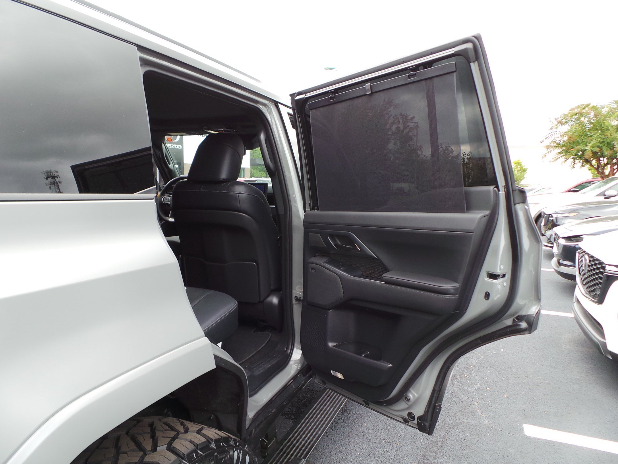 Used 2025 Lexus GX 550 w/ Accessory Package (2T) AWD/4WD image 48