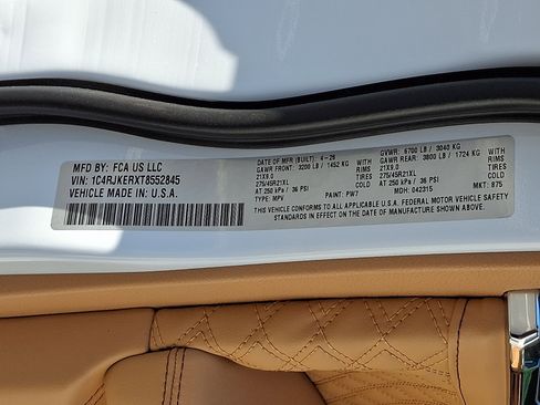 New 2026 Jeep Grand Cherokee L Summit w/ Advanced Protech Group IV AWD/4WD image 18