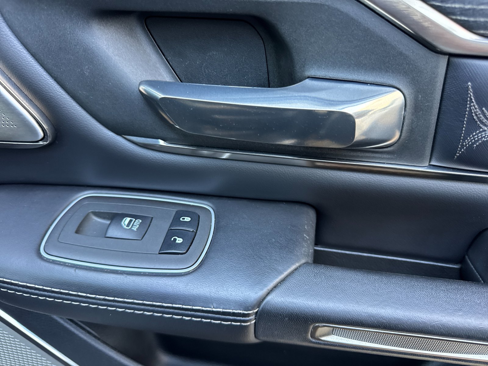 Used 2021 RAM 1500 Limited AWD/4WD image 19