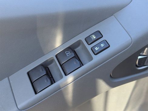 Used 2020 Nissan Frontier SV image 28