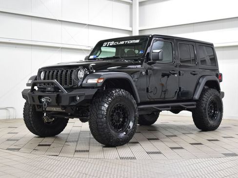 Used 2026 Jeep Wrangler Unlimited Sport AWD/4WD image 3