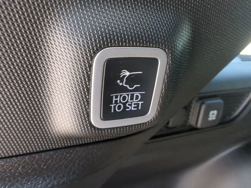 Used 2025 Jeep Grand Cherokee Altitude image 48