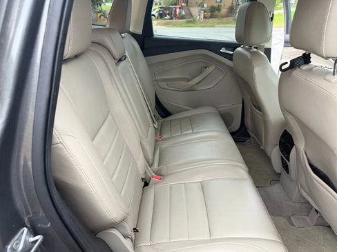 Used 2014 Ford Escape Titanium w/ Equipment Group 401A FWD image 17