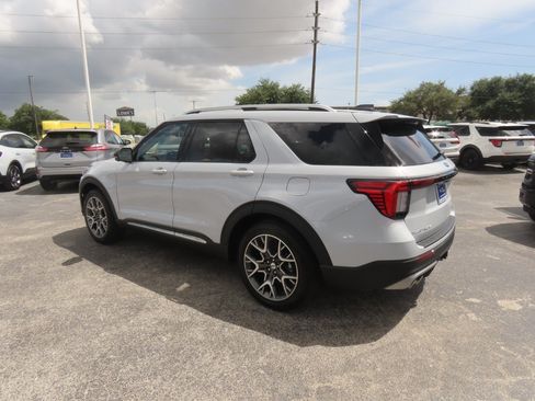 Certified 2025 Ford Explorer Platinum w/ Ultimate Package RWD image 17