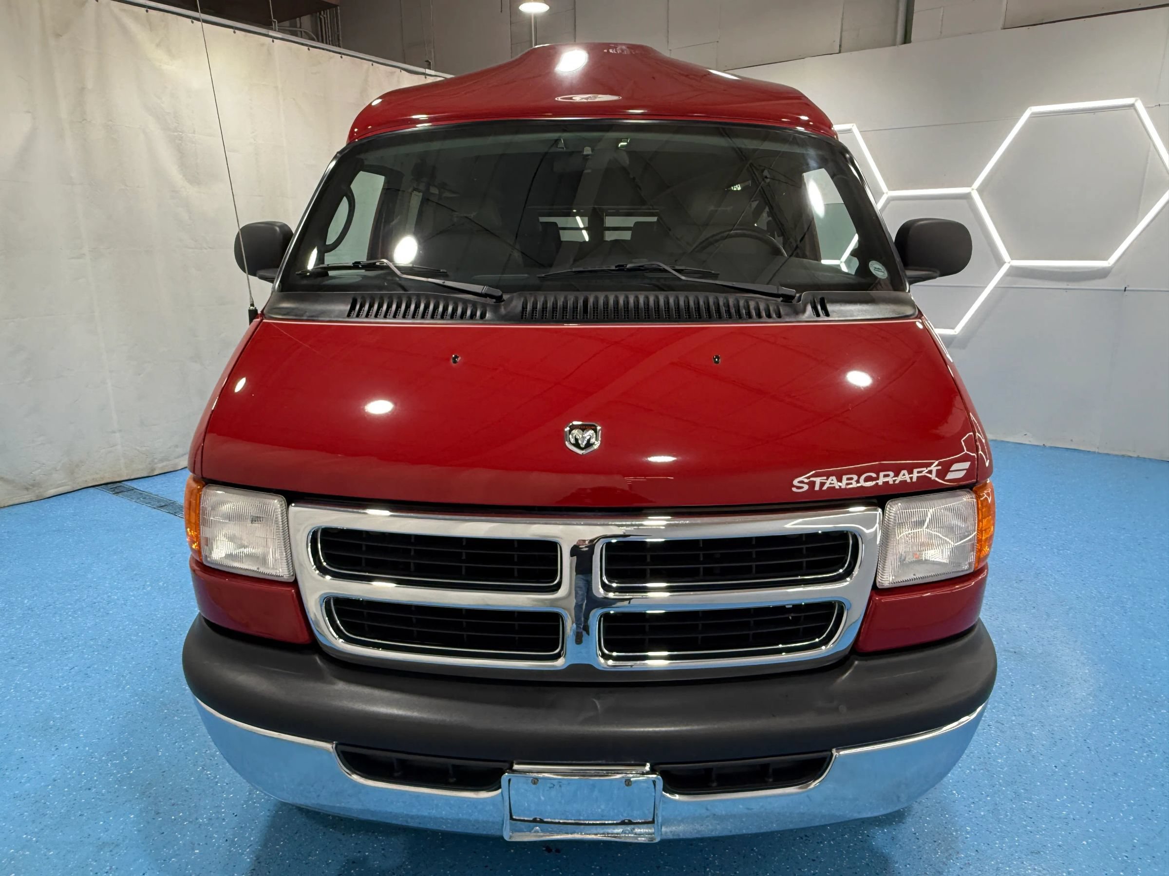 Used 2001 Dodge B1500 RWD image 2
