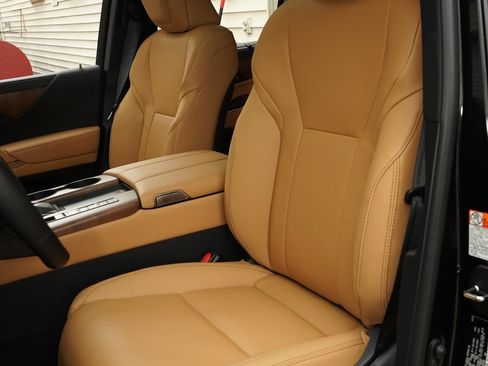 Used 2026 Lexus LX 600 4WD w/ Appearance Package image 8