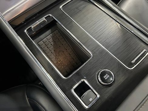 Certified 2025 Lincoln Aviator AWD image 23