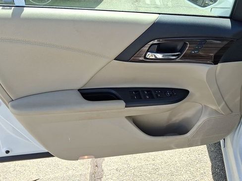 Used 2017 Honda Accord EX-L image 8