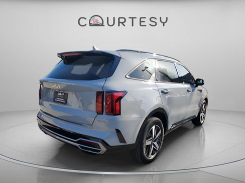 Certified 2023 Kia Sorento EX image 5