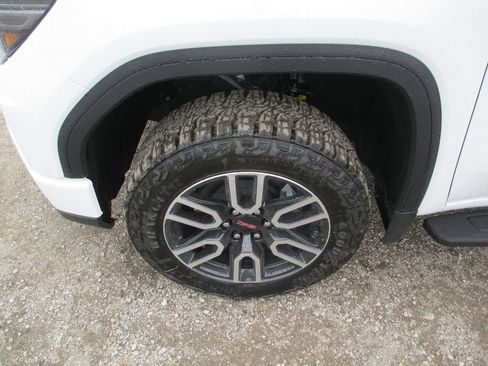 New 2026 GMC Sierra 1500 AT4 w/ AT4 Premium Package AWD/4WD image 14