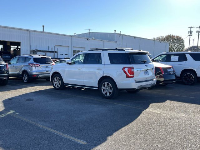 Used 2020 Ford Expedition XLT w/ Equipment Group 202A RWD image 4