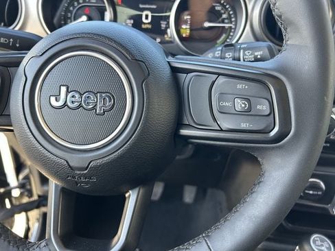 Used 2023 Jeep Wrangler Unlimited AWD/4WD image 25