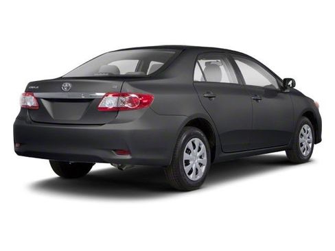 Used 2013 Toyota Corolla LE FWD image 2