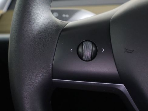 Used 2023 Tesla Model 3 Standard Range image 36