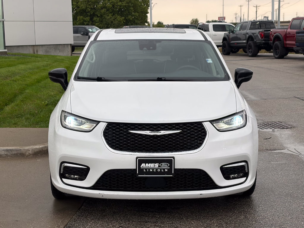 Used 2024 Chrysler Pacifica Limited FWD image 6