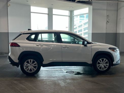 Used 2023 Toyota Corolla Cross L image 10