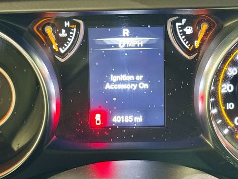 Used 2022 Jeep Gladiator Sport AWD/4WD image 13