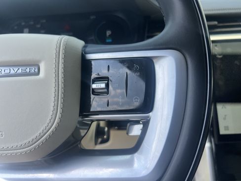 Certified 2025 Land Rover Range Rover SE AWD/4WD image 23