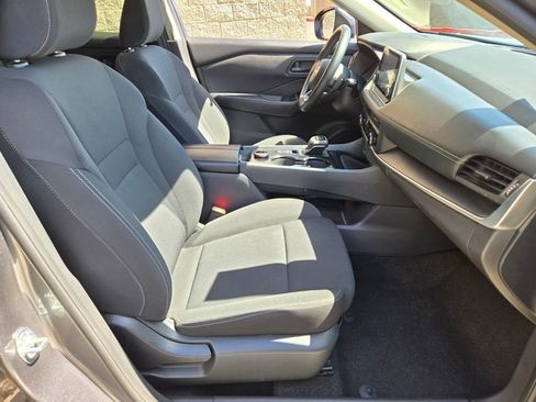 Used 2024 Nissan Rogue S AWD/4WD image 19