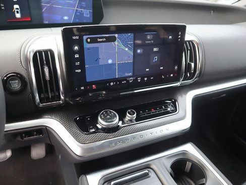 New 2025 Ford Expedition Platinum w/ Stealth Performance Package image 5