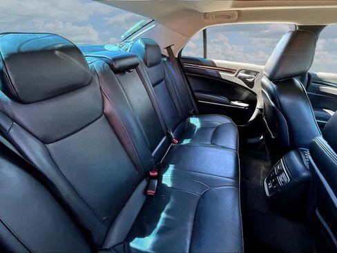 Used 2016 Chrysler 300 C RWD image 23