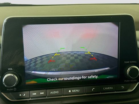 Used 2022 Nissan Rogue SV FWD image 19