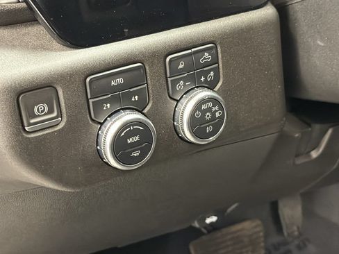 Used 2023 GMC Sierra 1500 SLT AWD/4WD image 12