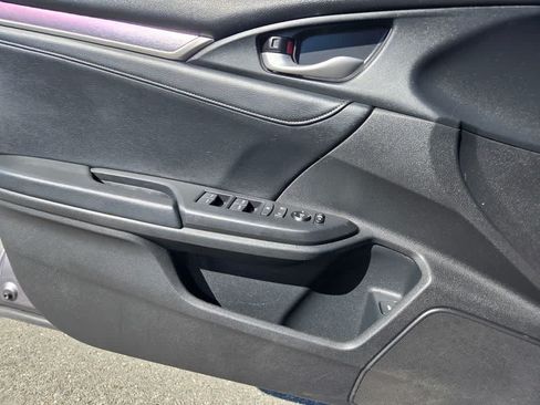 Used 2017 Honda Civic Touring image 19