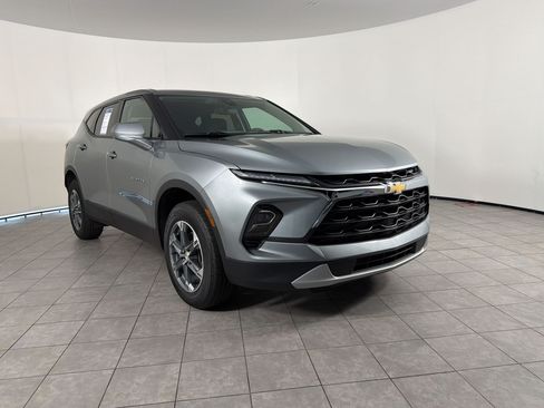 Used 2025 Chevrolet Blazer LT AWD/4WD image 7
