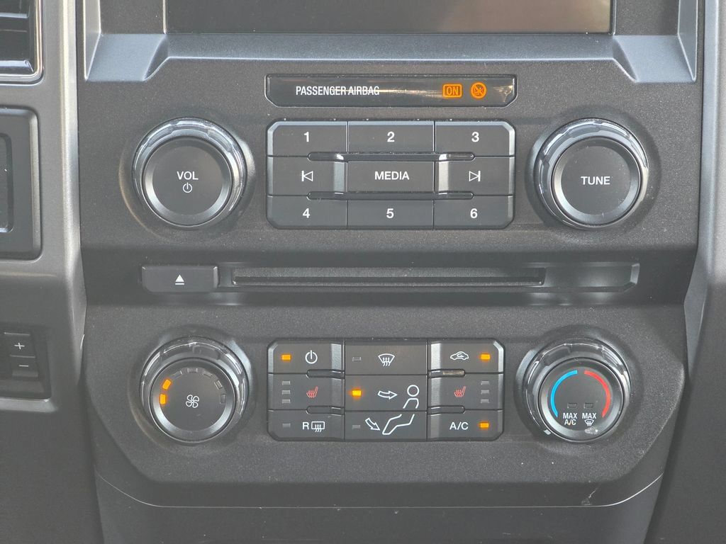 Used 2018 Ford F250 XLT w/ XLT Premium Package AWD/4WD image 12