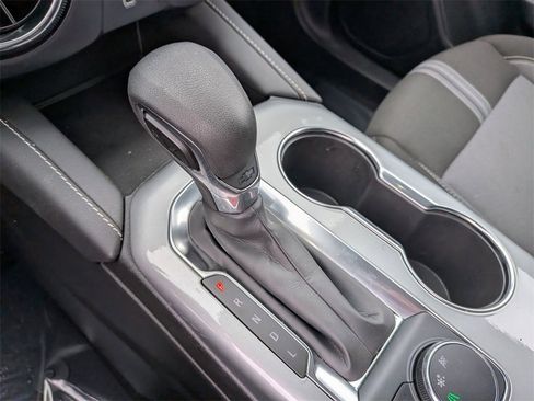 Used 2025 Chevrolet Blazer LT image 19