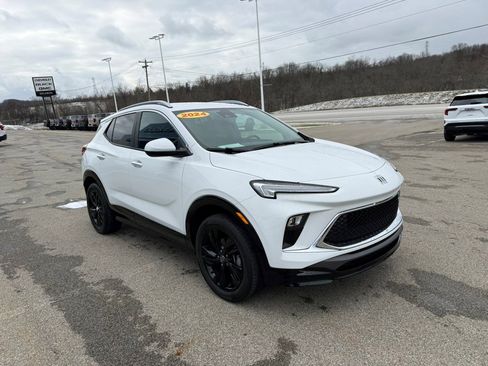 Certified 2024 Buick Encore GX Sport Touring image 9