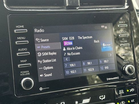 Used 2021 Toyota Prius LE image 18