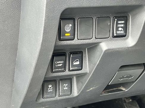 Used 2022 Nissan Frontier PRO-4X image 22