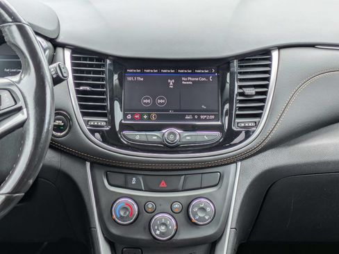 Used 2022 Chevrolet Trax LT w/ Driver Confidence Package AWD/4WD image 18