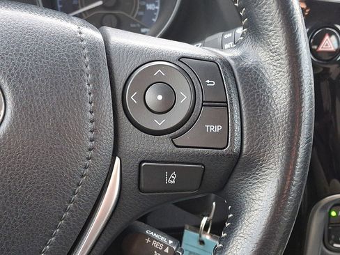 Used 2018 Toyota Corolla iM w/ Carpet Mat Package (TMS) image 21