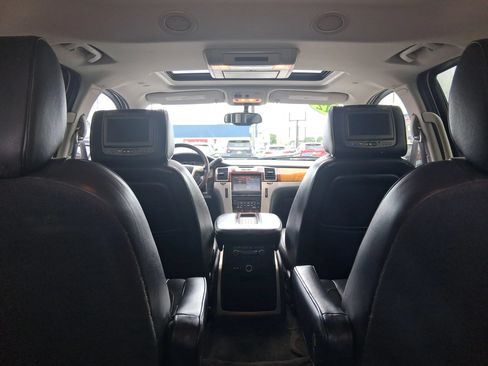 Used 2012 Cadillac Escalade Platinum AWD/4WD image 10