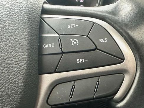 Used 2021 Jeep Grand Cherokee Limited w/ Trailer Tow Group IV AWD/4WD image 16