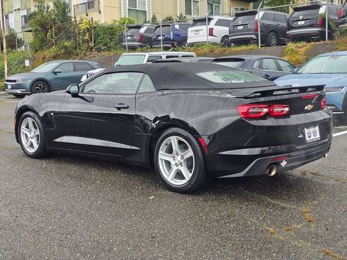 Used 2019 Chevrolet Camaro LT RWD image 6