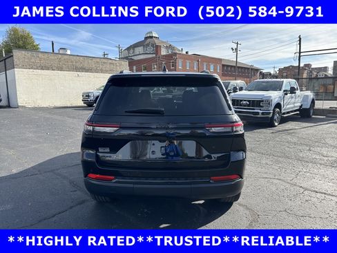 Used 2024 Jeep Grand Cherokee Altitude AWD/4WD image 6