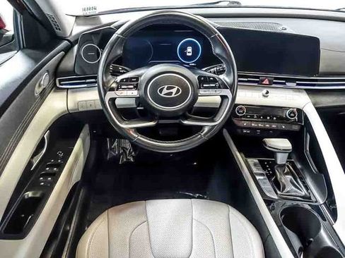 Used 2024 Hyundai Elantra Limited FWD image 17