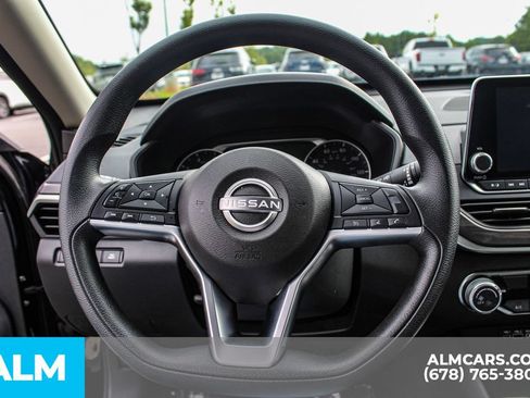 Used 2024 Nissan Altima 2.5 SV FWD image 23