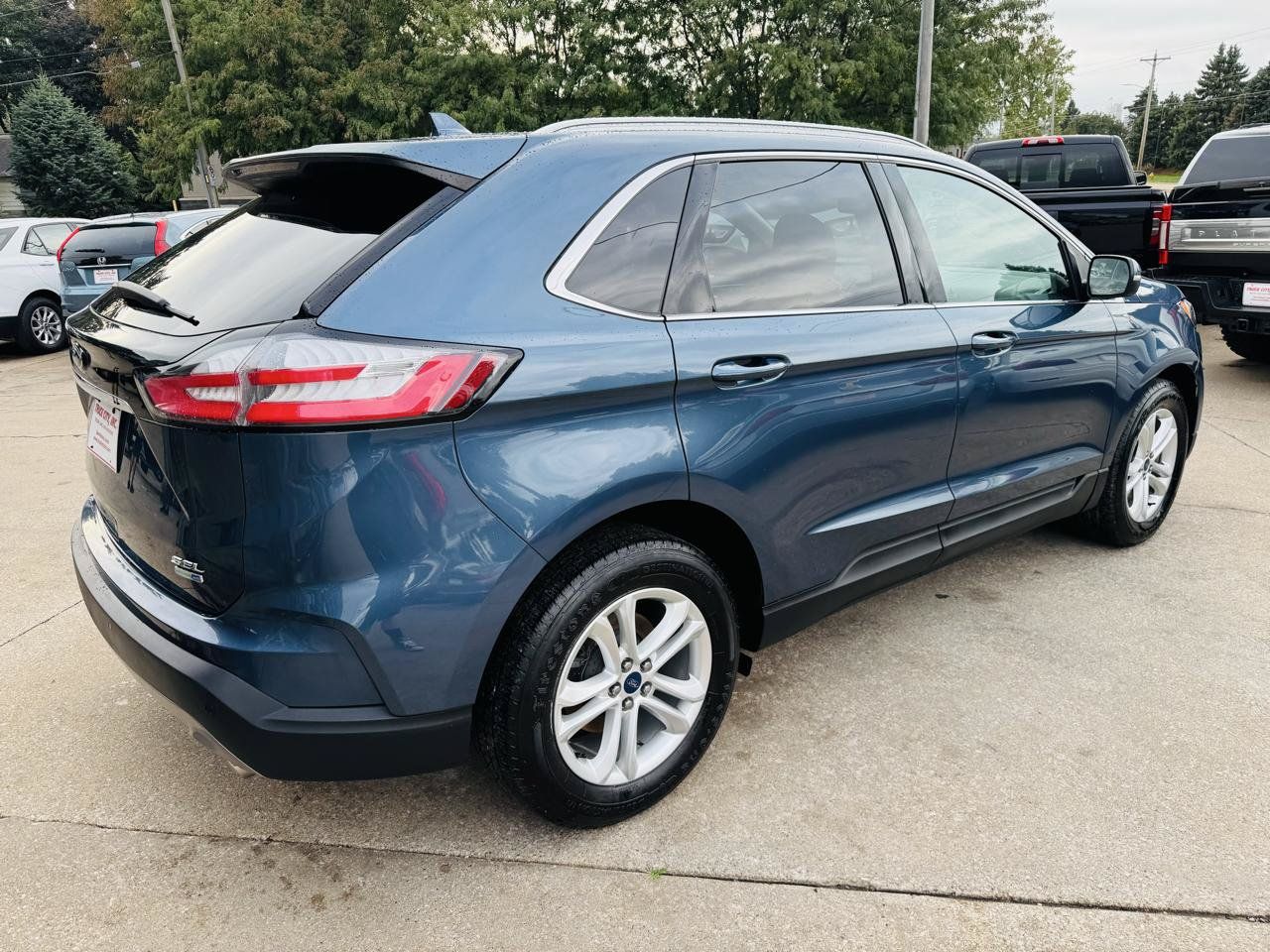 Used 2019 Ford Edge SEL w/ Equipment Group 201A AWD/4WD image 3