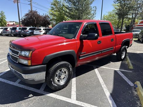 Used 2005 Chevrolet Silverado 2500 LS w/ Heavy-Duty Power Package image 2