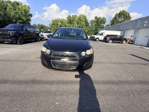Used 2016 Chevrolet Sonic LT w/ Fun and Sun Package FWD image 32