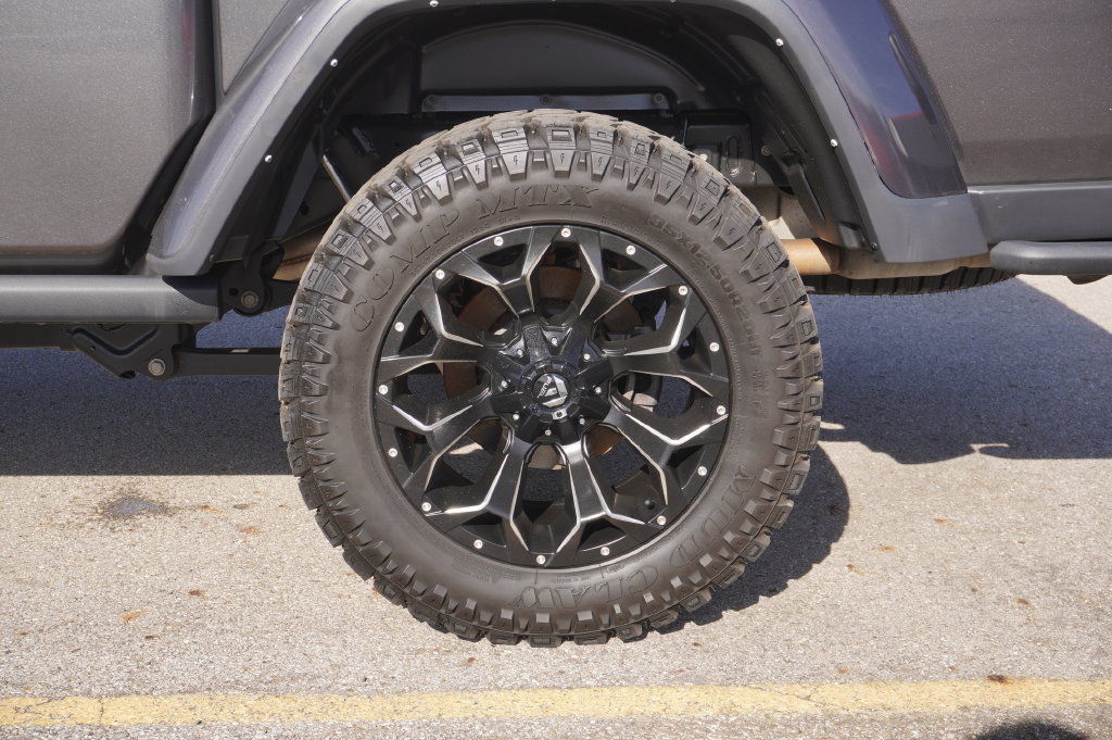 Used 2021 Jeep Gladiator Rubicon w/ Trailer Tow Package AWD/4WD image 11