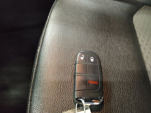 Used 2024 Jeep Compass Latitude AWD/4WD image 32