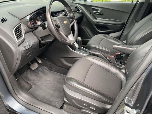 Certified 2022 Chevrolet Trax LT w/ Driver Confidence Package AWD/4WD image 15