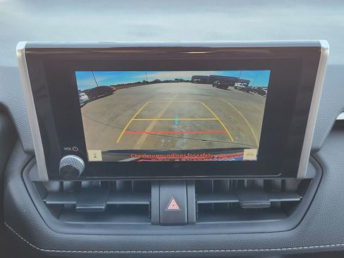 Used 2024 Toyota RAV4 LE image 21