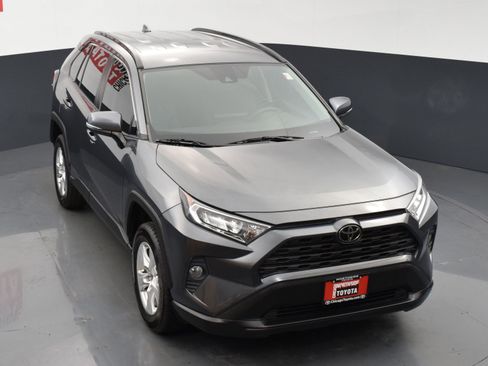 Used 2021 Toyota RAV4 XLE AWD/4WD image 21